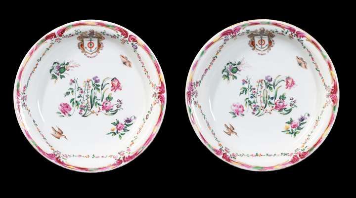 GG: Pair of Chinese armorial porcelain deep fruit dishes with floral monogramme